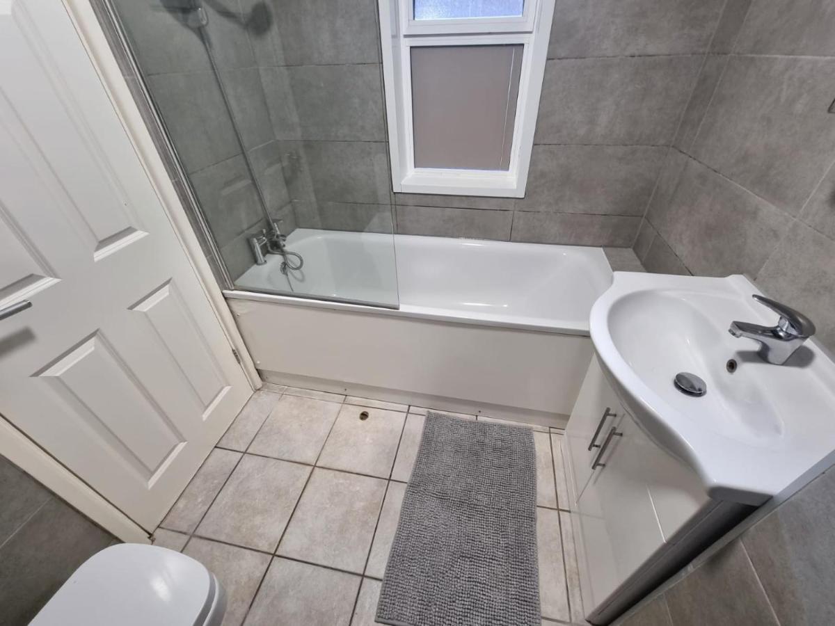 2 Bedroom Apartment In Kentish Town Londres Extérieur photo